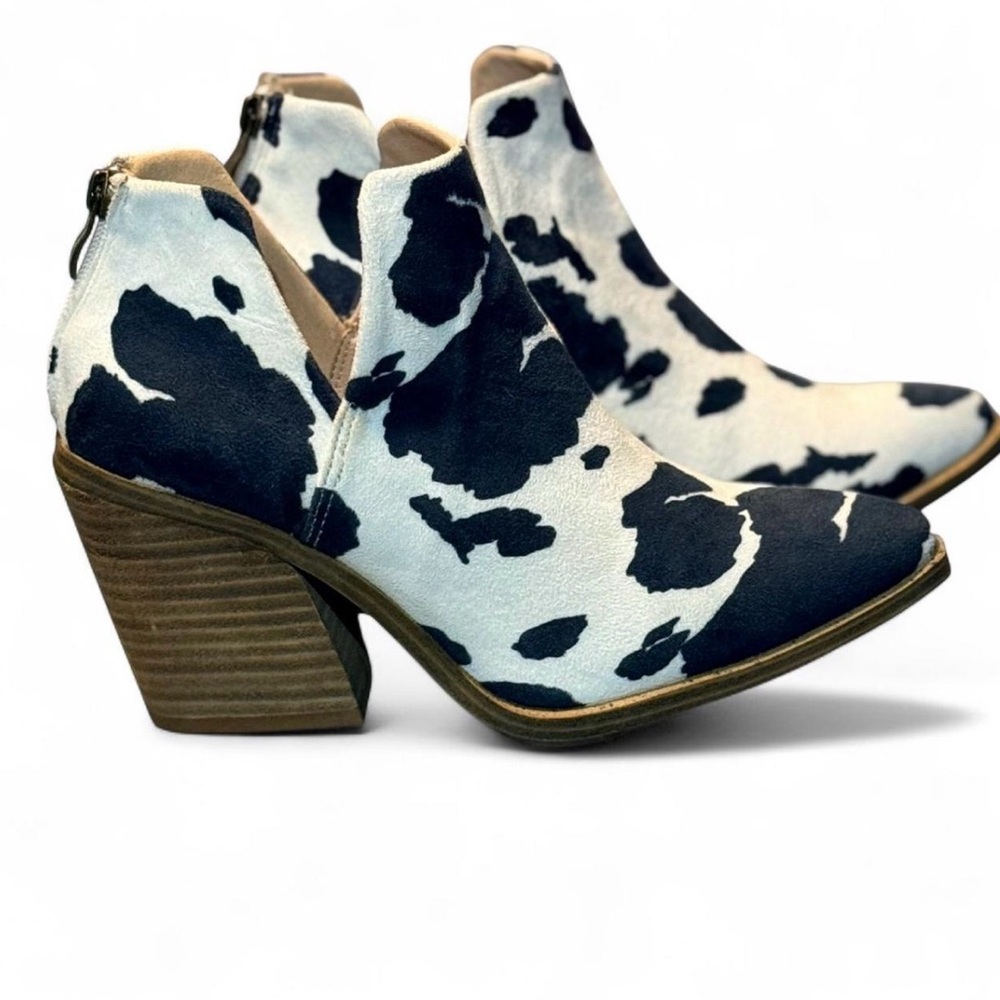 Barn Babe  8.5 Cow Print Ankle Booties Boots